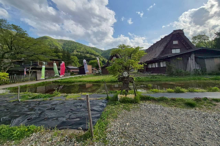 Nagoya: Shirakawa-go, Takayama & Snow Wall 2-Day Tour 1 person 1 room