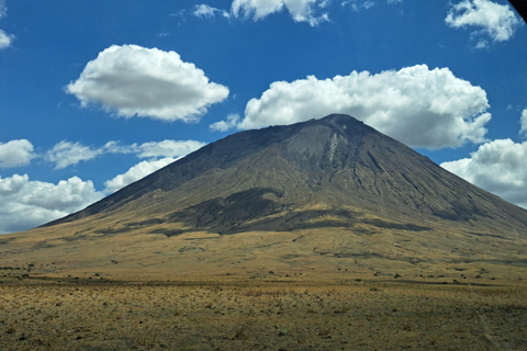 Ol Doinyo Lengai Övernattning och soluppgångsvandringOl Doinyo Lengai
