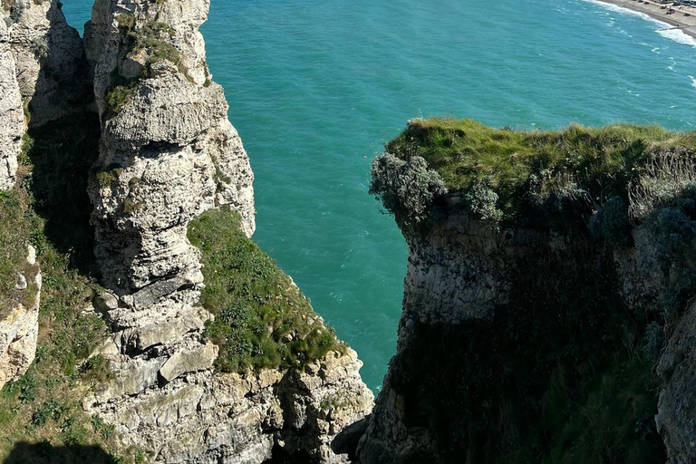 Paris: Étretat Cliffs & Mont St-Michel Day Tour