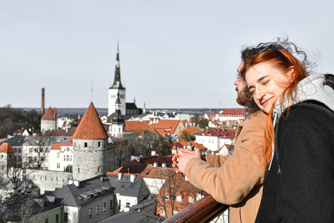Tallinn Old Town: Private 60 min Photo Walk