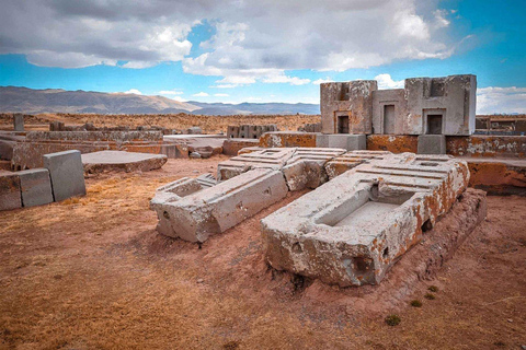 Från La Paz: Gemensam guidad tur till Tiwanaku-ruinerna