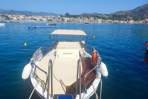 Taormina Giardini Naxos: Boat Tour with Aperitif & SwimMasks Giardini Naxos: Boat Tour with Swim Masks and Aperitif