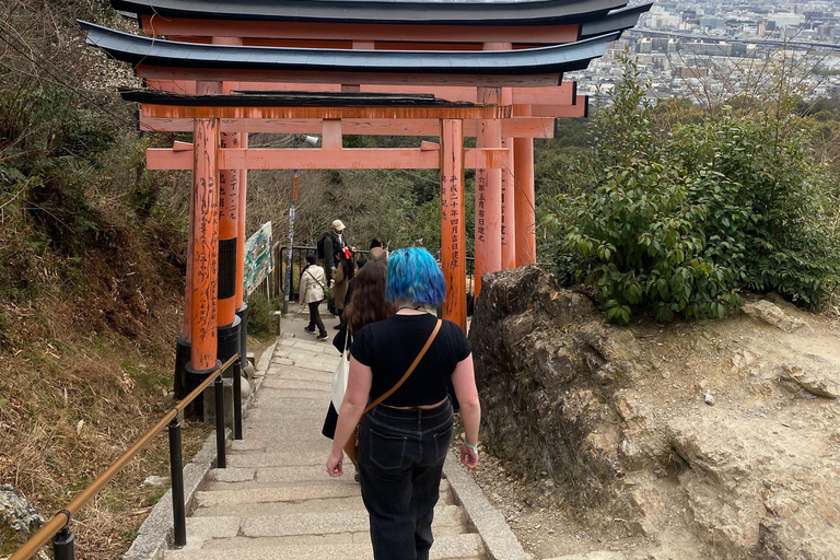 Kyoto: Early-Access Fushimi Inari Private Walking Tour