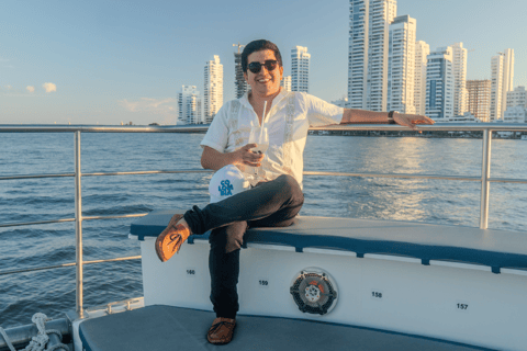 Cartagena: Sunset on Cartagena Bay aboard the Flamante Catamaran Cartagena: Sunset over Cartagena Bay aboard the Flamante Catamaran