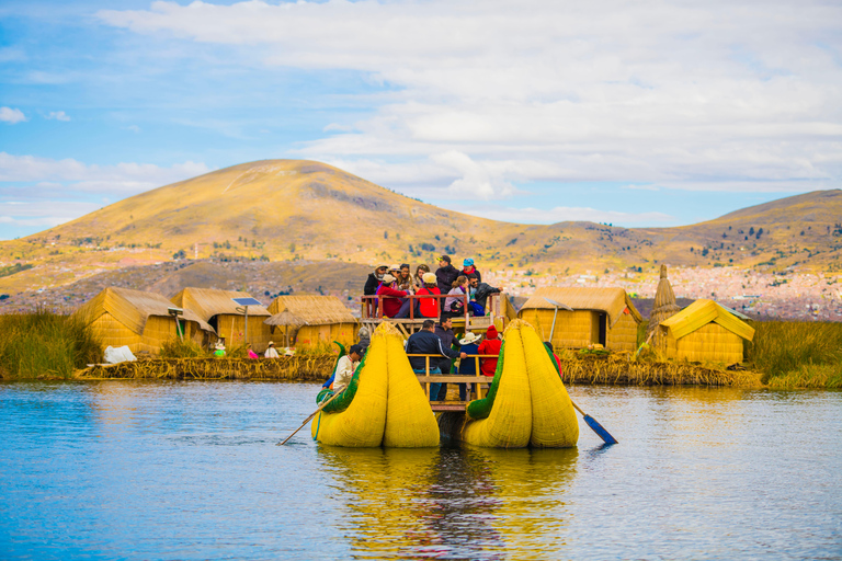 Puno: Full-Day Tour of Uros and Amantani with an Authentic Cultural Experience