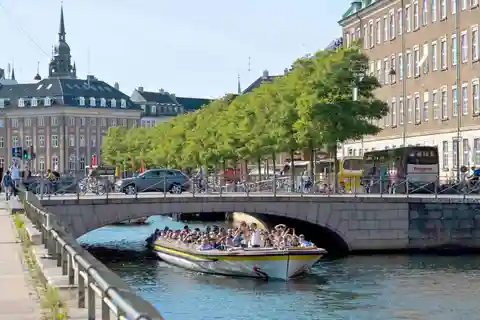 Copenhagen: Unfiltered Canal Tour