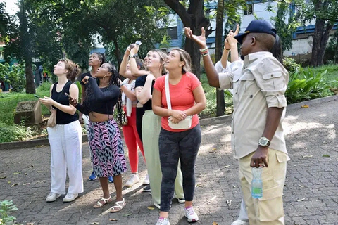 Mombasa: escursione privata a terra e tour a piedi della città.Mombasa: Escursione privata a terra con pranzo e bevande Swahili.