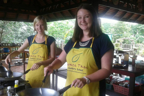 Koh Lanta : Cours du soir à l'école de cuisine thaïlandaise de Lanta