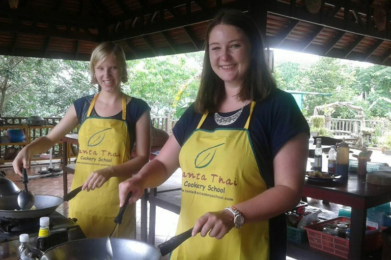 Koh Lanta : Cours du soir à l'école de cuisine thaïlandaise de Lanta