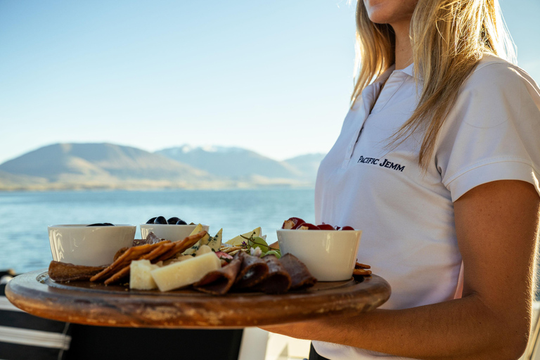 Lake Wakatipu Mulled Wine Cruise