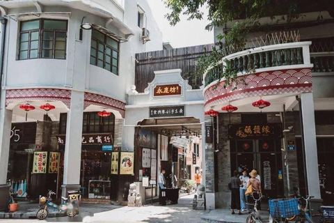 Private Guangzhou Tour: Shamian Island & Yongqing Fang Chinese-speaking Guide + Translation Device