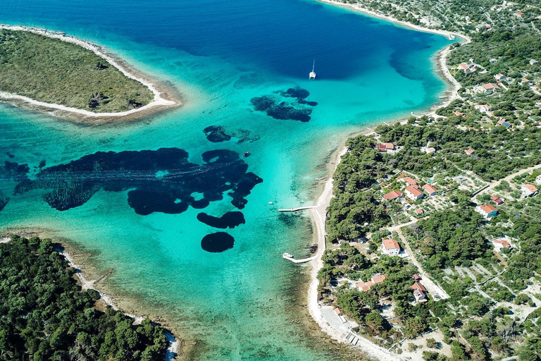 Wspaniała błękitna laguna, łódź motorowa, wino/woda i ręczniki w cenie.Włochy na plaży