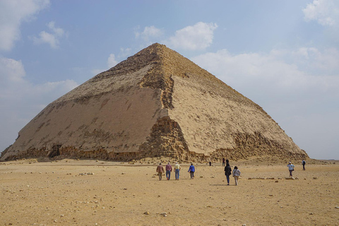 Viaje a Sakkara, las Pirámides de Memphis Dahshur y Felucca de 1 hora