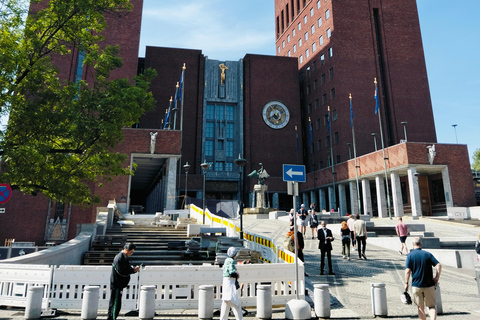 Oslo Morning Walk: Historic Highlights & Fresh Cinnamon Buns