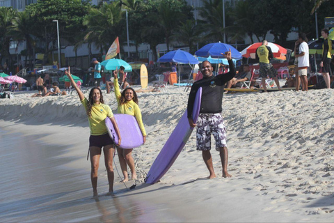 Cours de surf : à Arpoador à Ipanema.