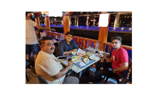 Dubai: Beste Dhow Cruise Dinner MarinaDubai: Dhow Cruise Dinner Marina