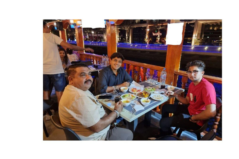 Dubaï : Meilleure croisière en boutre Dîner MarinaDubaï : Croisière en boutre Dîner Marina