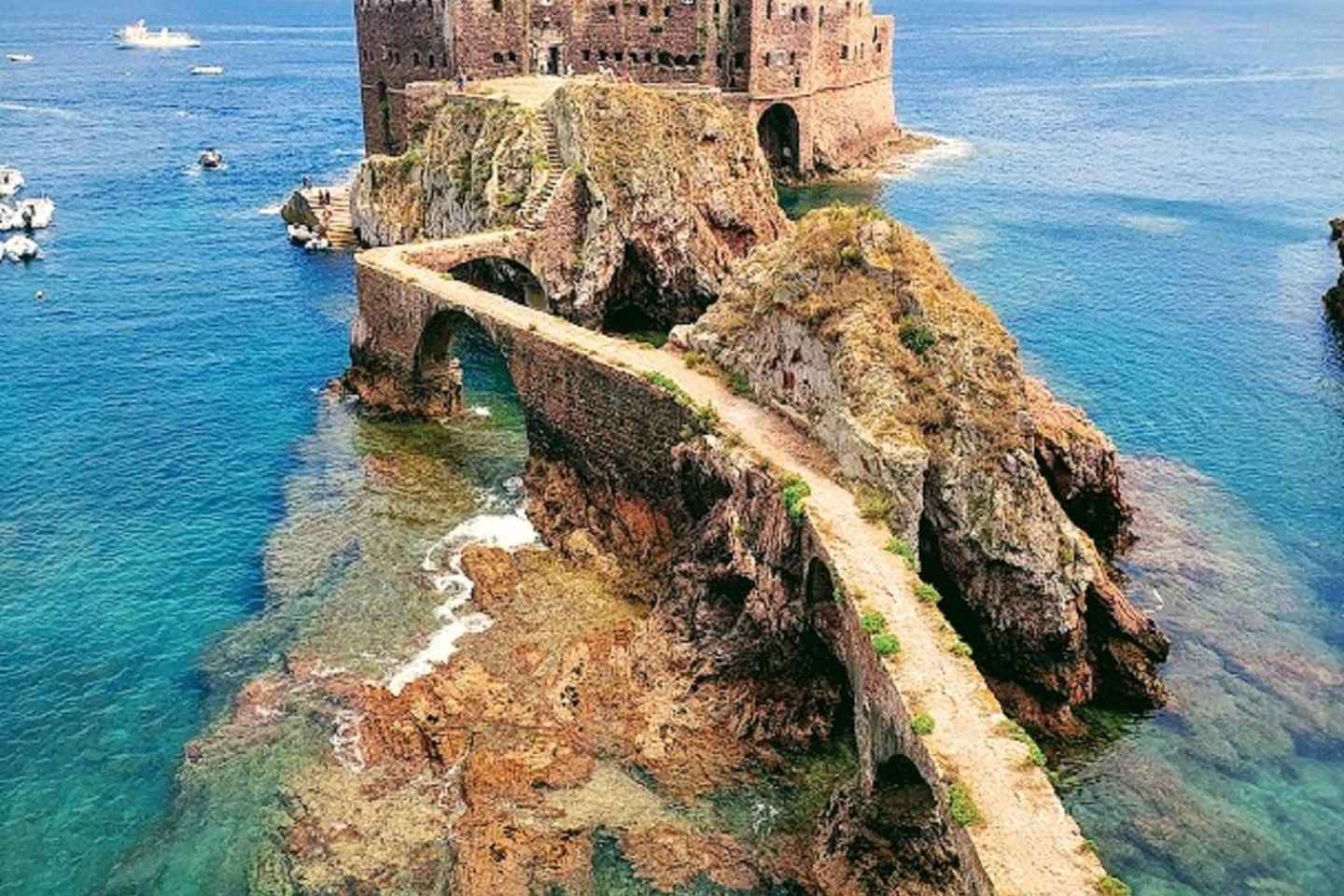 From Lisbon : Round trip to Peniche, Berlengas.