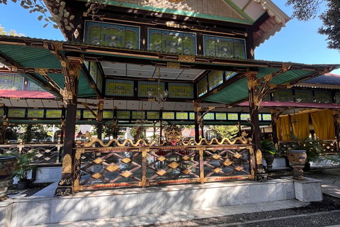 Yogyakarta: tour del Palazzo del Sultano, Borobudur e tramontoYogyakarta: Palazzo del Sultano, Borobudur e tour al tramonto