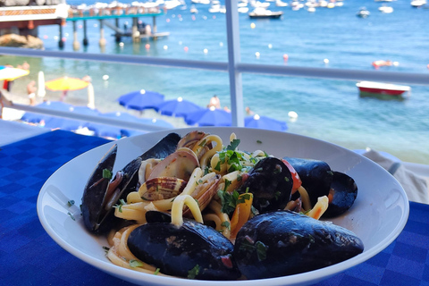 Sorrento Coast: Discover Hidden Gems by Vespa with a Buddy