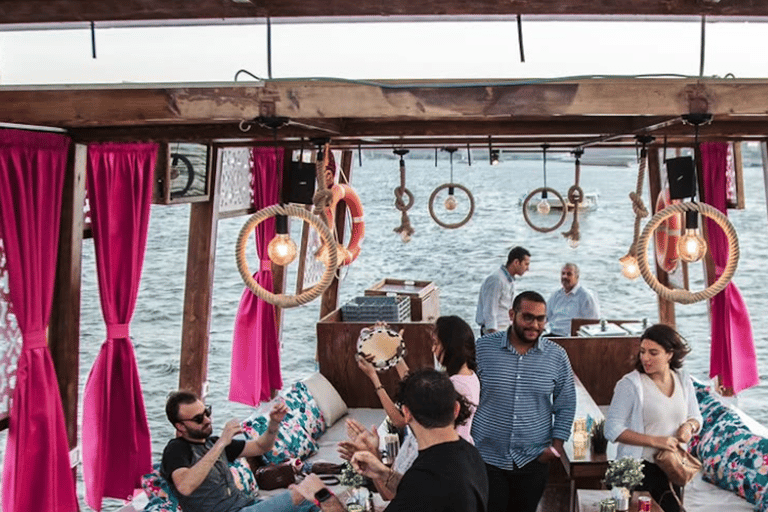 القاهرة: رحلة فلوكة خاصة مع العشاء والمشروبات