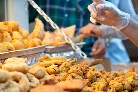 Dubai: Premium Old Town, Street Food, Souks & Boat Ride Tour Private tour with transfers