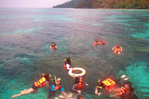 Ko Lanta: Excursão exclusiva de mergulho com snorkel em cauda longa em 4 ilhas com almoçoTour particular