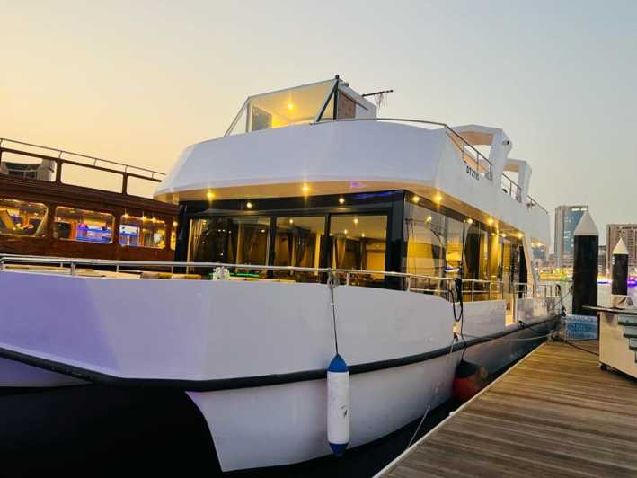 Dubai: Luxury Canal Cruise With Dinner