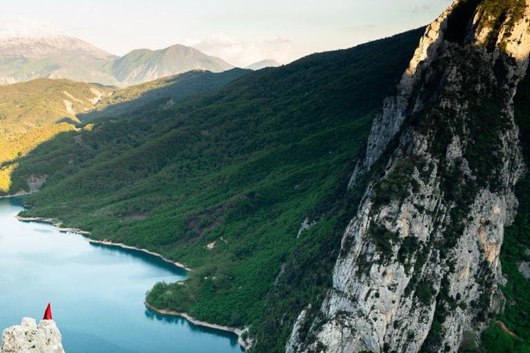 From Tirana: Lake Bovilla Viewpoint & Tirana City Tour