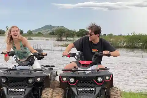 Siem Reap: Excursão de quadriciclo à aldeia Khmer e à quinta de peixes