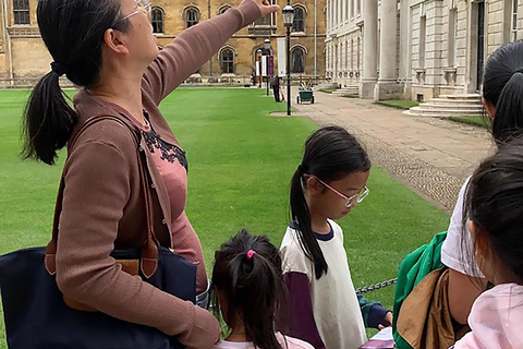 Cambridge Art Tour for Kids: Dinky Doors, Punting & Sketch