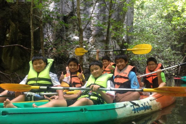 Krabi: Tidig fågel kajakäventyr vid Ao Thalane grupp av 10Krabi: Tidig fågelkajak vid Ao Thalane (grupp om högst 10 personer)