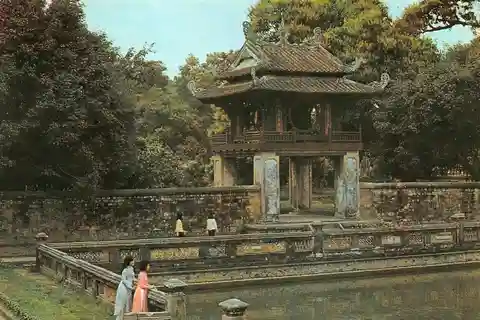 EXPLORE HANOI LUXURY CITY HALF-DAY TOUR (AFTERNOON)