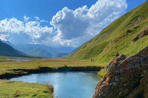 Depuis Tbilissi : La pittoresque vallée de Truso et le nouveau Gudauri