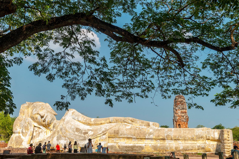 Bangkok: Ayutthaya Private Tour with Lunch & Craft Visit