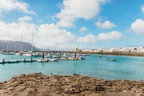 La Graciosa: Eilandcruise met lunch en wateractiviteitenLa Graciosa: luxe catamaranvaart met verse lunch