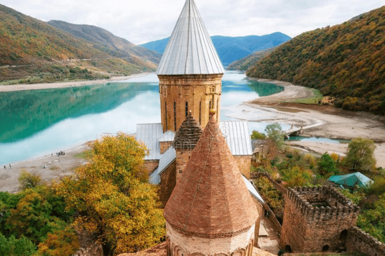 Från Tbilisi: Gudauri och Kazbegi dagsutflykt med aktiviteter