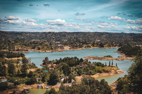 Medellín: Guatape Day Tour Śniadanie, rejs, Piedra Peñol