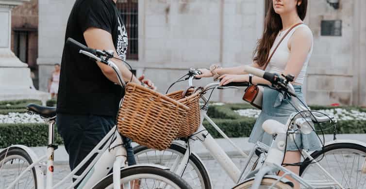 Madrid: City Highlights Guided Vintage Bike Tour photo 11