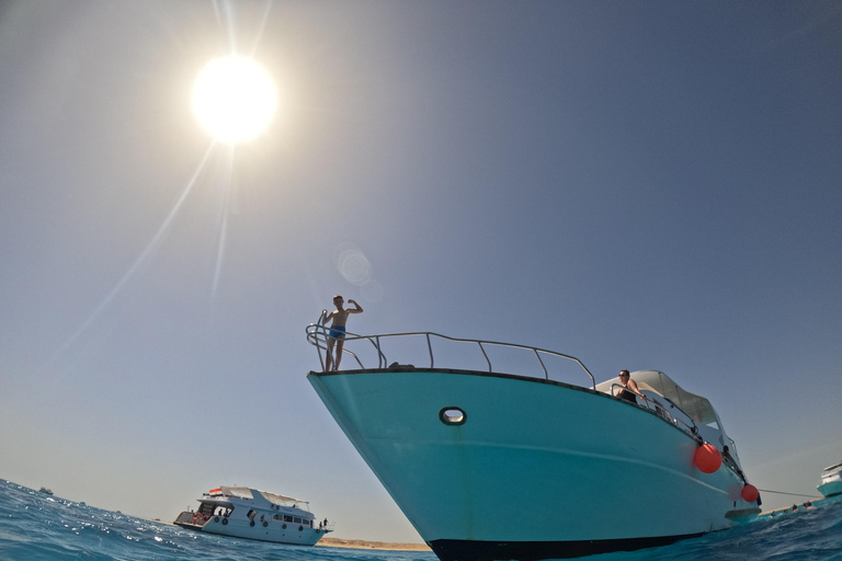 Hurghada: 3-Hour Sunset Yacht &amp; Snorkeling Cruise