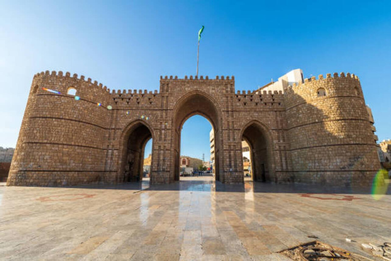 Full Day Private Tour: Adventure & Luxury in Charming Jeddah