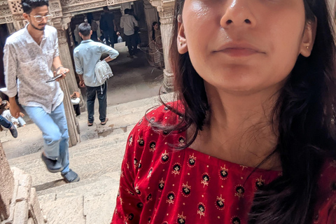 Ahmedabad: Private City Tour with Guide, Car, and Meal