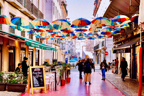 Lisbon: Private Eco Tuk Tuk Tour For Couples, Family & Solo 30 min: Welcome Mini Ride for Tuktuk Experience