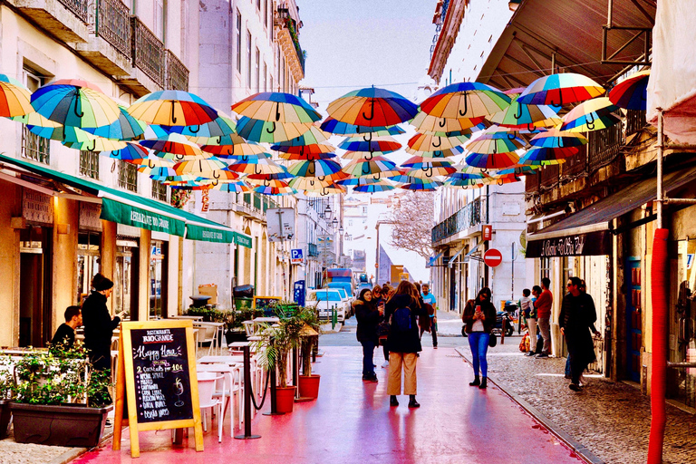 Lisbon: Private Eco Tuk Tuk Tour For Couples, Family & Solo 30 min: Welcome Mini Ride for Tuktuk Experience