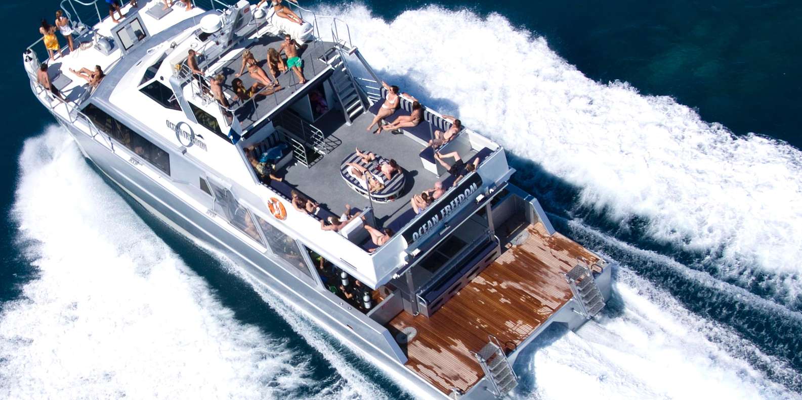 Cairns: Outer and Coral Cay Snorkel and Dive Cruise