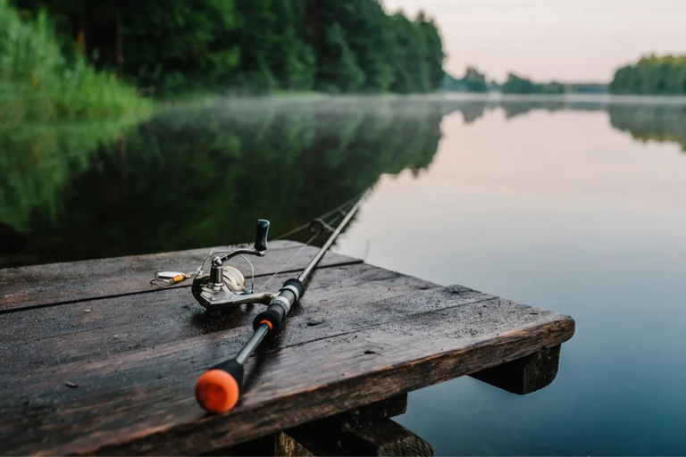 Rovaniemi: Tour di pesca estiva nella natura artica e barbecueTour di pesca estiva nella natura artica e barbecue - Piccolo gruppo