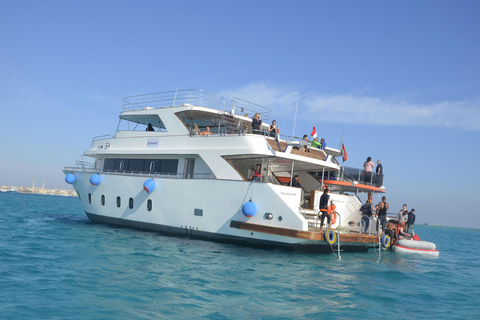 Ganztägige Schnorchel- und Inseltour mit LuxuskreuzfahrtRuhige Flucht auf die Insel Mahmya