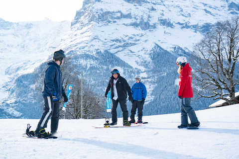 De Interlaken: Aula de snowboard para iniciantes à tardeDe Interlaken: Pacote de snowboard para principiantes à tarde