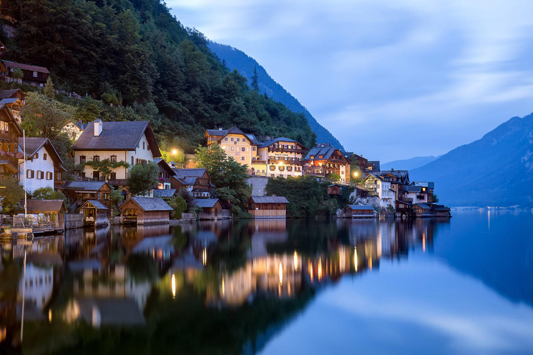 Von Wien aus: Melk, Hallstatt, &amp; Salzburg Tour mit Bootsfahrt