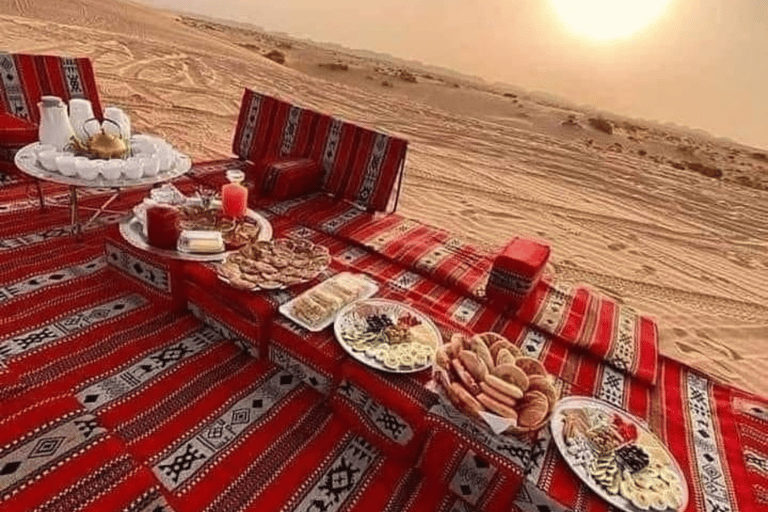 Wadi Rum: Almoço ou Jantar ao Estilo Beduíno com Serviço de BuscaAlmoço beduíno local com chá, café, bebidas geladas e serviço de busca